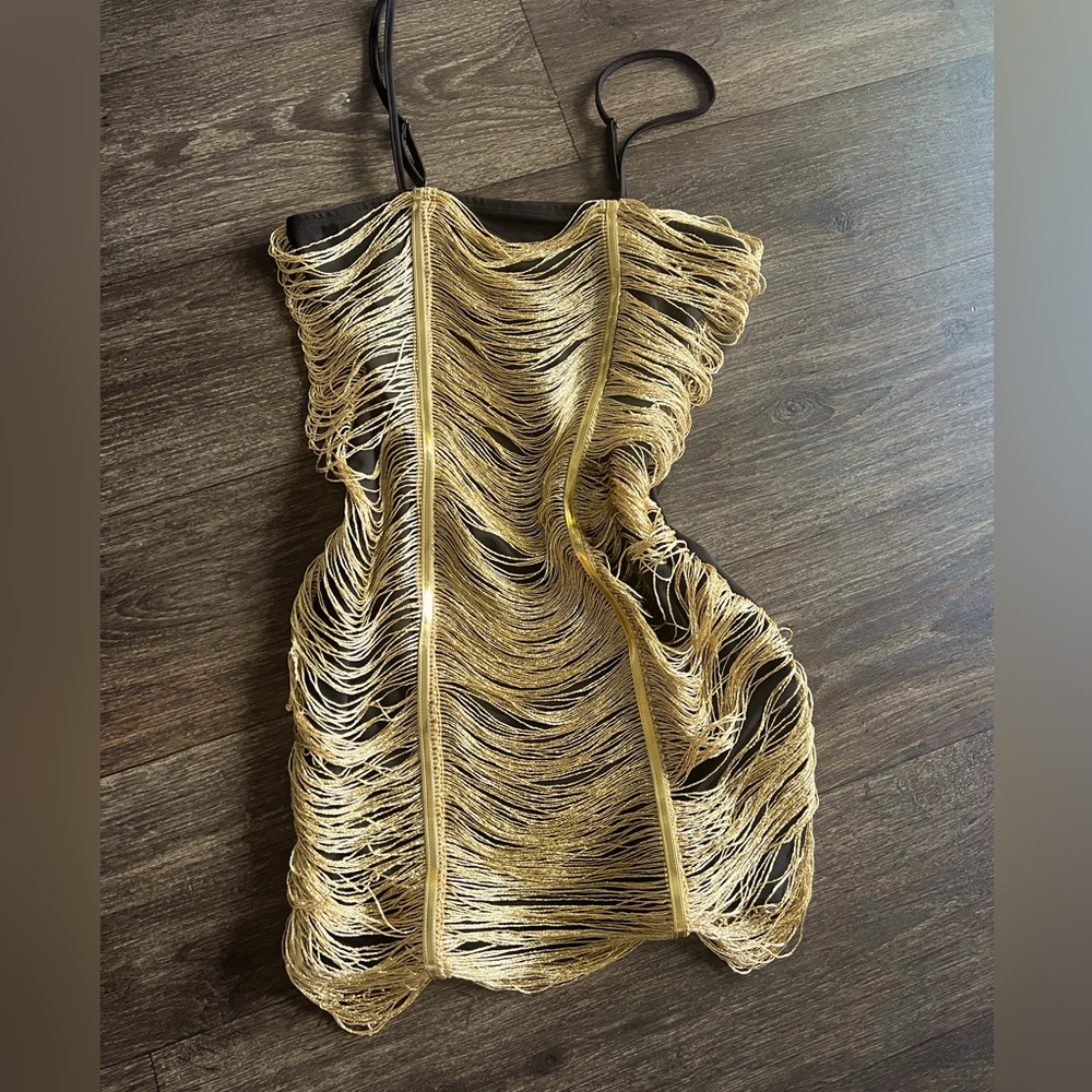 Good string bodycon dress. Never worn